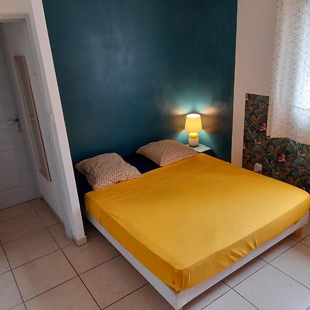 Appartement T3 Proche Aeroport Et Nordev Sainte-Clotilde Eksteriør bilde