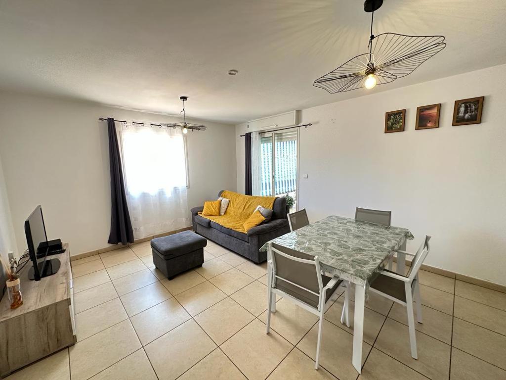 Appartement T3 Proche Aeroport Et Nordev Sainte-Clotilde Eksteriør bilde